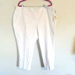 White Capri's (petal pusher)